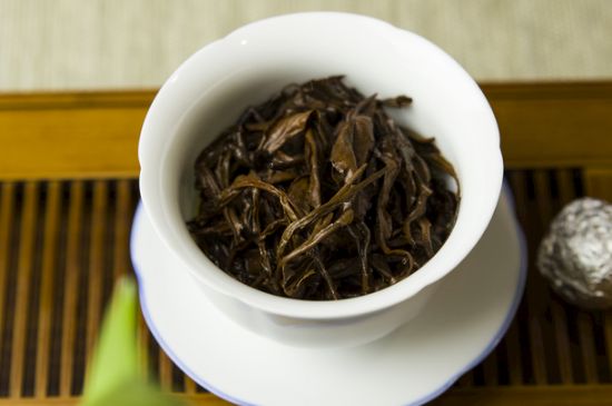 干吃茶葉致癌嗎，長(zhǎng)期吃干茶葉的危害