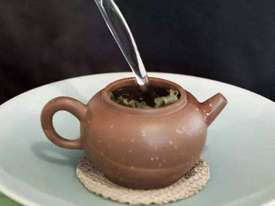 鐵觀音的泡法，水溫100°C最佳第一泡不能喝