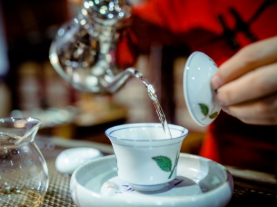 千萬別做兼職茶藝師，女人學(xué)茶藝好嗎？