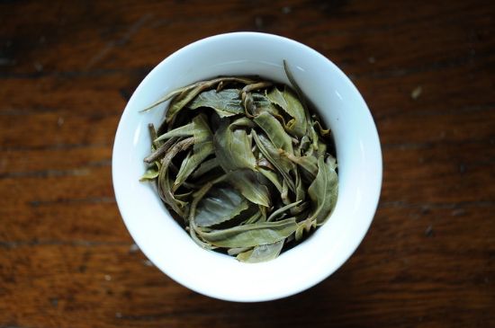 干吃茶葉致癌嗎，長(zhǎng)期吃干茶葉的危害