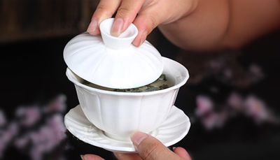 三才蓋碗的正確拿法，三才蓋碗抓碗法圖解