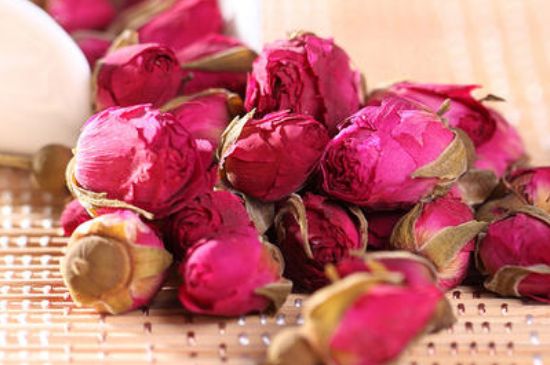 玫瑰花的最佳搭配，喝玫瑰花茶搭配什么喝好？