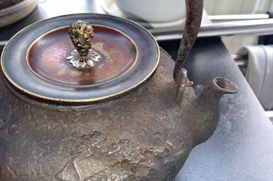 國產(chǎn)鐵壺危害，便宜鐵壺有毒嗎