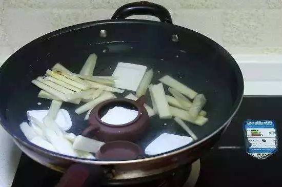 開壺放豆腐是錯誤的，新買的紫砂壺正確開壺建議