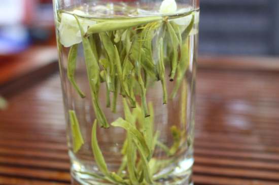 茉莉銀針適合什么人喝，茉莉銀針茶有什么功效