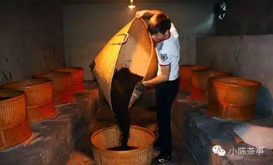 怎樣炭焙巖茶？揭秘武夷巖茶的炭焙技藝