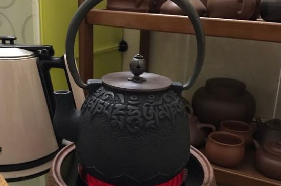 鐵壺生銹燒的水有害嗎，鐵壺內(nèi)壁生銹怎么辦