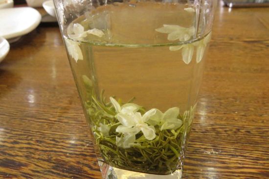 茉莉龍珠可以和什么一起泡茶，茉莉龍珠茶能加蜂蜜嗎？