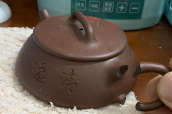 新買的紫砂壺為什么會裂，真的紫砂壺是不是很容易開裂？