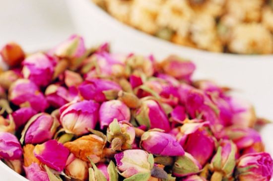 玫瑰花的最佳搭配，喝玫瑰花茶搭配什么喝好？