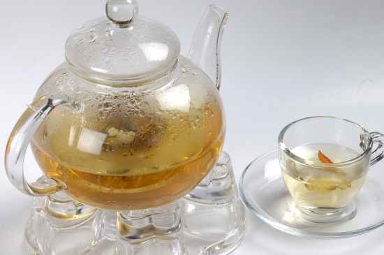 經(jīng)常菊花泡水好嗎，喝菊花茶有什么好處？