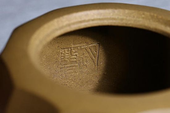 紫砂壺密密麻麻黑點(diǎn)，布滿了很多小黑點(diǎn)的紫砂好嗎