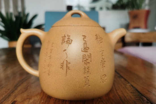 紫砂開(kāi)壺和不開(kāi)壺的區(qū)別，紫砂壺開(kāi)壺的正確方法及開(kāi)壺建議