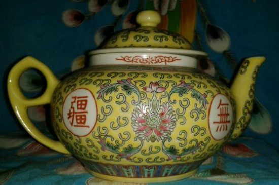 瓷壺適合泡什么茶，瓷器茶具喝什么茶好