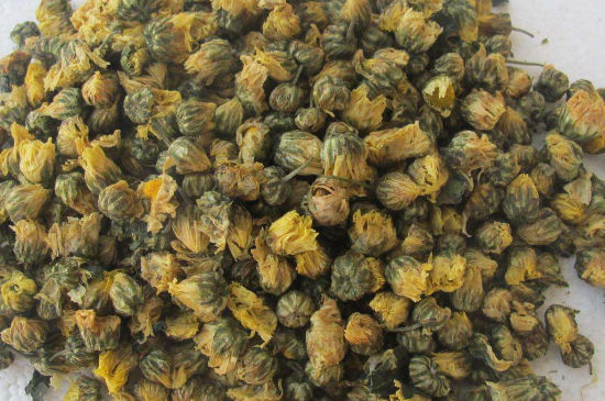 菊花茶大朵小朵有什么區(qū)別，菊花喝大朵還是小朵？