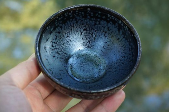 怎么鑒別建盞化學(xué)釉，真假建盞的對比與辨別