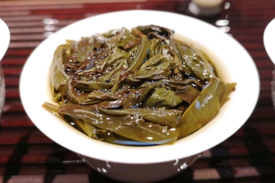 長(zhǎng)期喝巖茶會(huì)上火嗎？巖茶這樣喝了容易上火！