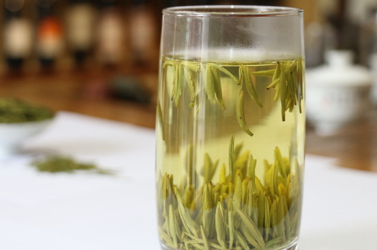 竹葉青茶泡不立起來怎么回事，竹葉青茶怎么泡立起來