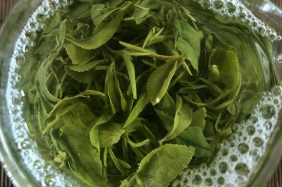 綠茶放了三年還能喝嗎，綠茶放久了喝了會(huì)怎樣