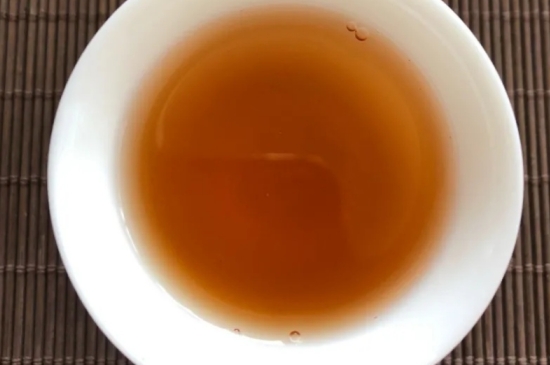 老白茶上火還是去火？夏季喝煮的老白茶會(huì)容易上火！