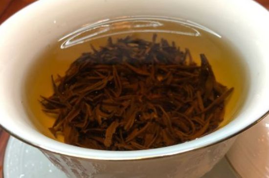 女人晚上喝紅茶好嗎，女人紅茶啥時候喝最好？