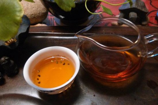 正山小種對(duì)胃好嗎，正山小種養(yǎng)胃還是傷胃