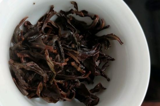 正山小種喝起來苦澀有點(diǎn)酸對嗎，正山小種發(fā)酸有害嗎