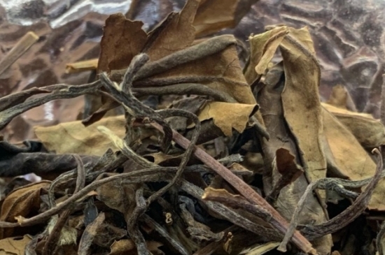 老白茶上火還是去火？夏季喝煮的老白茶會(huì)容易上火！