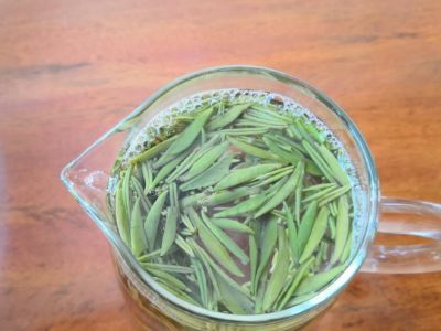 竹葉青和毛尖的區(qū)別，竹葉青和信陽毛尖哪個(gè)好？