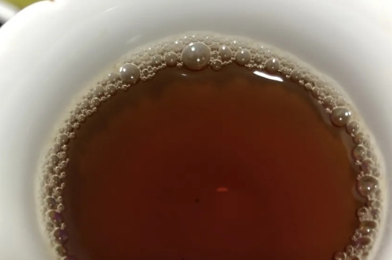 老白茶上火還是去火？夏季喝煮的老白茶會(huì)容易上火！