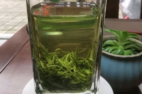 綠茶放了三年還能喝嗎，綠茶放久了喝了會(huì)怎樣