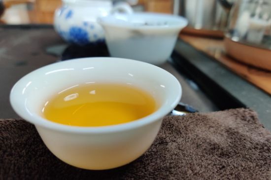 蜜蘭香好還是鴨屎香好，鳳凰單叢茶蜜蘭香和鴨屎香特點有哪些？