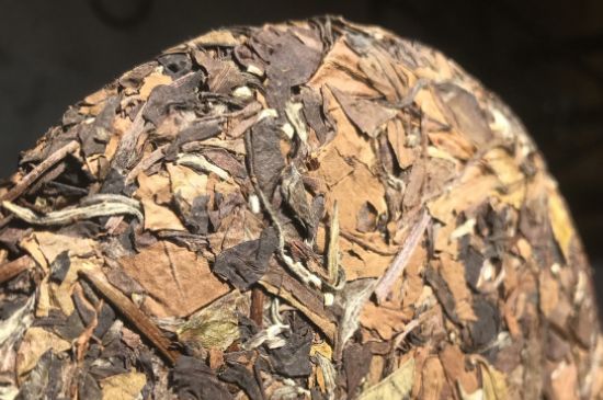 7年壽眉和2年白牡丹哪個(gè)好，老白茶壽眉與白牡丹的口感區(qū)別